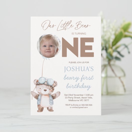 Photo Brown Beary First Birthday Bear Birthday Kaart (Staand voorkant)