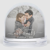 Photo First Christmas Married White Script Sneeuwbol (Achterkant)