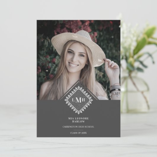 Photo Graduation Party Chic Initial Lace Romantic  Kaart (Staand voorkant)