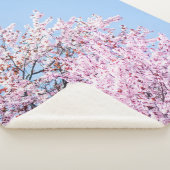 PHOTO OF CHERRY BLOSSOM TREE SHERPA DEKEN (3/4)