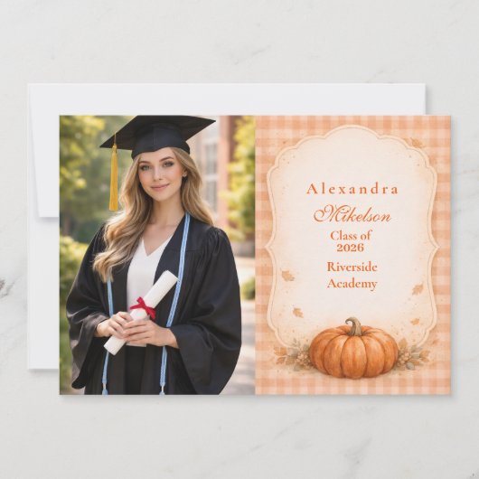Photo Rustic Gingham Pumpkin Fall Graduation Aankondiging (Voorkant)