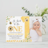 Photo Yellow Daisy Bee First Bee-day Birthday Kaart (Staand voorkant)