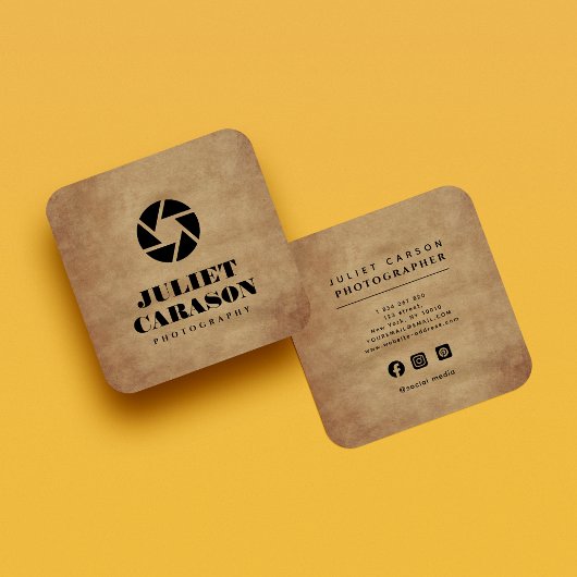 Photography Camera Lens Logo bold Typography Vierkante Visitekaartje