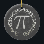 Pi Day PiDay Chalkboard Education Keramisch Ornament<br><div class="desc">Het is niet irrationeel om uw Pi te kennen. De leraar plaatste de belangrijkste cijfers in de cirkelvorm van Pi samen met het symbool in krijt. Viel elke 14 maart de Pi Dag, die ook de verjaardag is van Albert Einstein. Veronderstel je dat dit gewoon toeval is of is het...</div>
