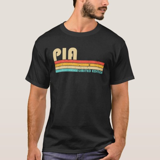 PIA Naam Persoonlijke Retro  80S 90S geboortedatum T-shirt (Voorkant)