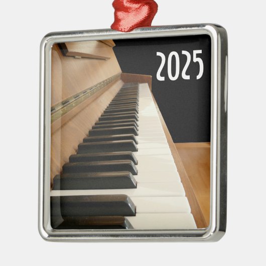 Piano Keyboard Ornament (Links)