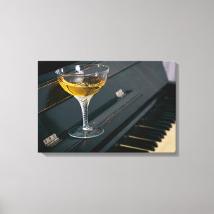 Piano met drink canvas afdruk