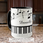 Piano-Muzieknoten - Aangepaste kleuren Mok<br><div class="desc">Moderne, gepersonaliseerde mok voor muziekkoffie met een pianotoetsenbord en muzieknoten met een naam, monogram of aangepaste tekst in uw keuze uit kleuren en lettertypestijlen (weergegeven in zwart-wit). Ideaal voor muziekdocenten, muzikanten en muziekprofessionals. De steekproef wordt getoond in de grootte 15 oz. mok met gekleurd handvat en binnen-andere grootte van de...</div>