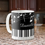 Piano Muzieknoten Script Name Black White Koffiemok<br><div class="desc">Moderne, stijlvolle mok met pianoklavier en muzieknoten in zwart-wit gepersonaliseerd met een naam in een bewerkbare handgeschreven lettertypestijl. Ideaal voor muziekleraren, muzikanten en muziekprofessionals. WIJZIGINGEN: U kunt de zwarte achtergrondkleur of de stijl, kleur, grootte en plaatsing van het tekstlettertype wijzigen door op AANPASSEN VERDER te klikken voor een aangepaste look...</div>