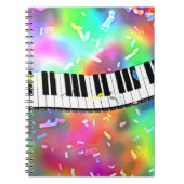 Piano toetsenbord kleurrijk muziek thema, notitieboek (Voorkant)