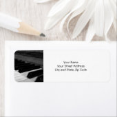 pianokussen, zwart en wit etiket (Insitu)