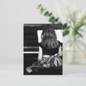 Pianooefening. Zwart-witte foto Briefkaart (Staand voorkant)