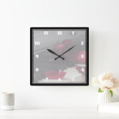 Pianosleutels met een rode roze vierkante klok (Huis)