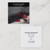 Pianosleutels met een rode roze vierkante visitekaartje (Voorkant / Achterkant)