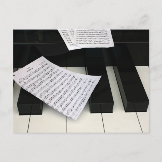 Pianosleutels met muziek briefkaart (Voorkant)