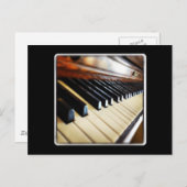 Pianosleutels op zwart Briefkaart (Voorkant / Achterkant)