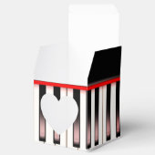 Pianotoetsenbord met hart bedankdoosjes (Geopend)