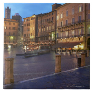 Piazza Del Campo bij de schemering, Siena. Tegeltje