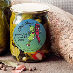 Pickle and Pepper Pals Funny Cartoon Pickles Label<br><div class="desc">Geweldig voor thuiskanonnen of Farmstands. Super leuke pickle-pels,  voor dills of snoepjes. Al tekst aanpasbaar.</div>