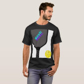Pickle Ball Paddle en Ball. Wie is de volgende? T-shirt (Voorkant volledig)