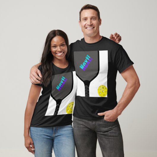 Pickle Ball Paddle en Ball. Wie is de volgende? T-shirt (Unisex)