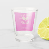 Pickle Baller Pickleball Collegiate Typografie Shot Glas (Achterkant)