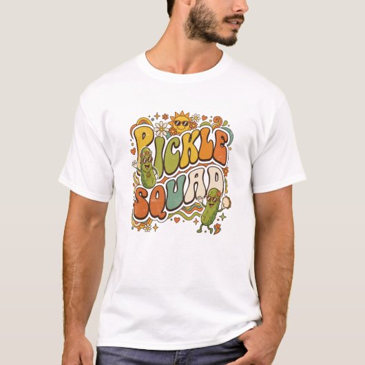 Pickle Squad Groovy Retro 70s Grafisch T-shirt (Voorkant)