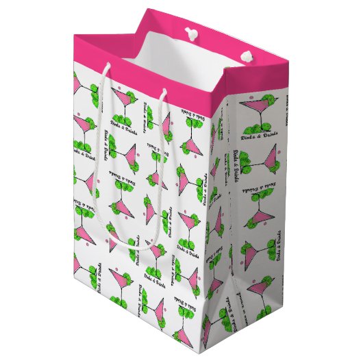 Pickleball Dinks & Drinks Roze Cosmo Cocktail Medium Cadeauzakje (Voorkant Gekanteld)