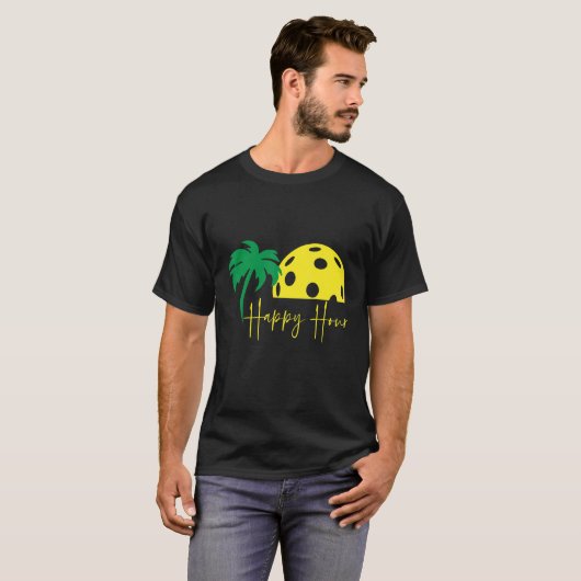 Pickleball HAPPY HOUR Grote Zonsondergang Palmboom T-shirt (Voorkant volledig)