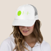 Pickleball Heartbeat Baseball Hat - Groen Trucker Pet (In situ)