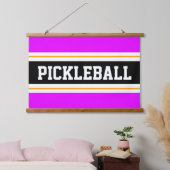 PICKLEBALL Helder Roze Geel Zwart Racing Stripes Hangend Wandkleed (Slaapkamer)