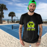 Pickleball is mijn persoonlijke game t-shirt<br><div class="desc">Dit ontwerp kan op het gebied worden gepersonaliseerd dat door de foto en/of tekst te veranderen wordt verstrekt. Of het kan worden aangepast door te klikken deze Sjabloon personaliseert en dan de klik te kiezen om verdere optie aan te passen en de kleur van de achtergrond te schrappen of te...</div>