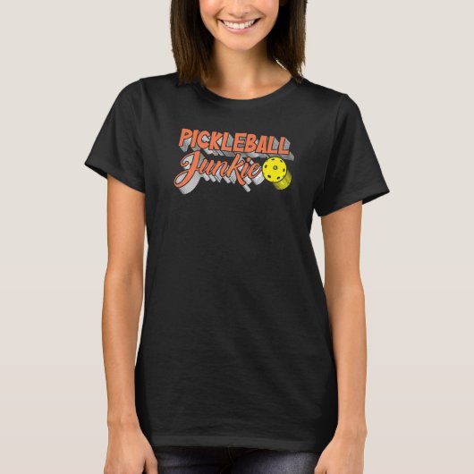  Pickleball Junkie Pickleball Gezegde Ball T-shirt (Voorkant)