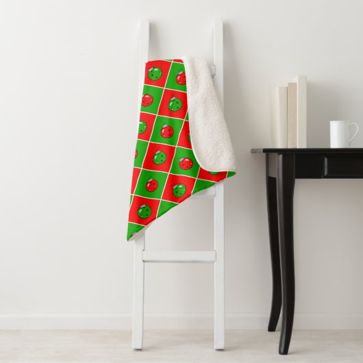 Pickleball Kerst Rood en Groen Ornament Plaid Sherpa Deken (In situ)