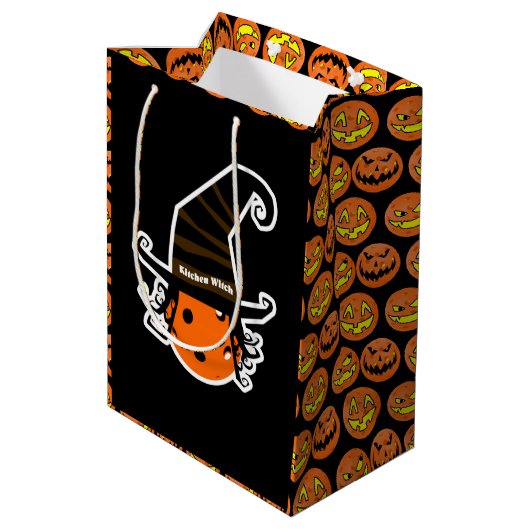Pickleball Kitchen Witch Cute Pickleball Halloween Medium Cadeauzakje (Achterkant Gekanteld)