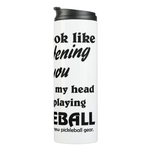 Pickleball Lover in mijn hoofd Ik speel Pickleball Thermosbeker (Geroteerd rechts)
