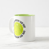 Pickleball & Medium Text LIME GROEN 325ml Custom Tweekleurige Koffiemok (Voorkant links)