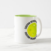Pickleball & Medium Text LIME GROEN 325ml Custom Tweekleurige Koffiemok (Voorkant rechts)