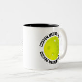 Pickleball & Medium Text ZWART 330ml Custom Tweekleurige Koffiemok (Voorkant rechts)