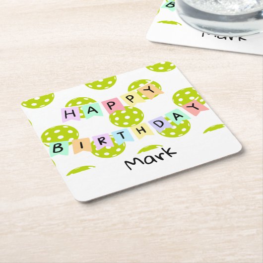 Pickleball met banner voor gelukkige verjaardag kartonnen onderzetters (Schuin)