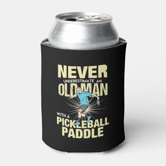 Pickleball - oud Man met een Pickleball Paddle Blikjeskoeler (Blikje Voorkant)