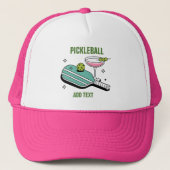Pickleball Paddle and Cocktail Trucker Pet (Voorkant)