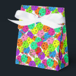 Pickleball Party Kleurrijke Ballonnen Bedankdoosjes<br><div class="desc">Festive pickleball party cadeau-tas voor een draagtas voor elke pickleball speler met kleurrijke confetti- en pickleball-ballonnen op een witte achtergrond. Blauwe, rode, heldere groene, gele, roze en paarse ballonnen gemaakt van pickleballballen. Colorful pickleball-thema verjaardag, verjaardag, dankjewel, einde-van-rec-seizoen feest, felicitaties, een cadeaudoos voor wedstrijdcadeautjes voor je pickleball-liefhebbende moeder, vader, oom, tante,...</div>