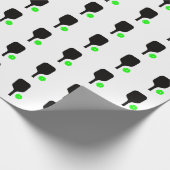 Pickleball peddels & groene ballen cadeaupapier (Hoek)