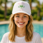 Pickleball Queen Logo Monogram Aangepaste naam Trucker Pet<br><div class="desc">Pickleball Queen Logo Monogram Custom Naam Trucker Hoed</div>