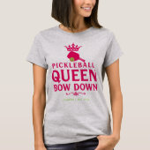 Pickleball Queen Pink gepersonaliseerd cadeau voor T-shirt (Voorkant)