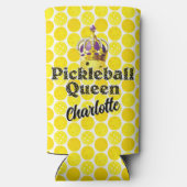 Pickleball Queen Yellow Ball Wearing Crown Paars Seltzer Blikjeskoeler (Achterkant)
