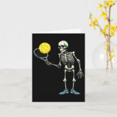 Pickleball Skeleton T-shirt Halloween Kostuum Pick Kaart (Gele Bloem)