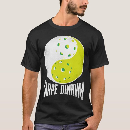 Pickleball speler Carpe Dinkum Pun Yin en Yang T-shirt (Voorkant)