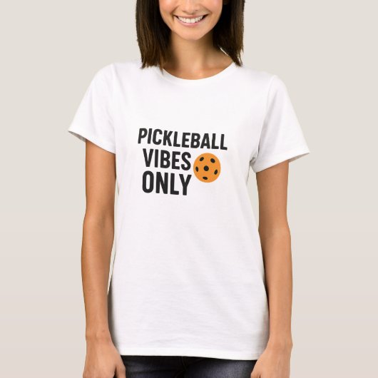 Pickleball speler vibes citaat naam t-shirt (Voorkant)